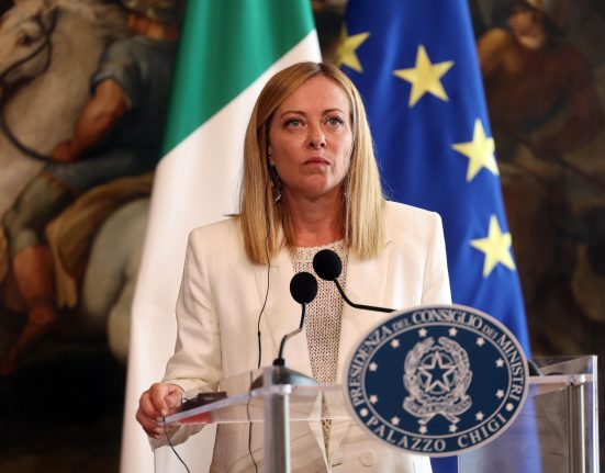Franta si Italia nu cumpara arme americane pentru Ucraina