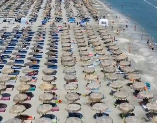 Hotelierii atrag turisti cu preturi mici in Mamaia