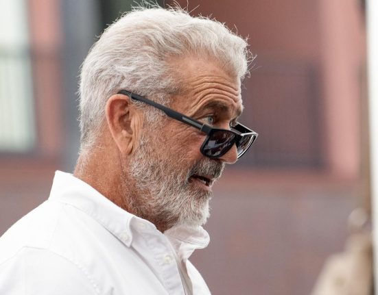 Imagini virale cu Mel Gibson in Italia Sunt Frank Sinatra am venit pentru mozzarella