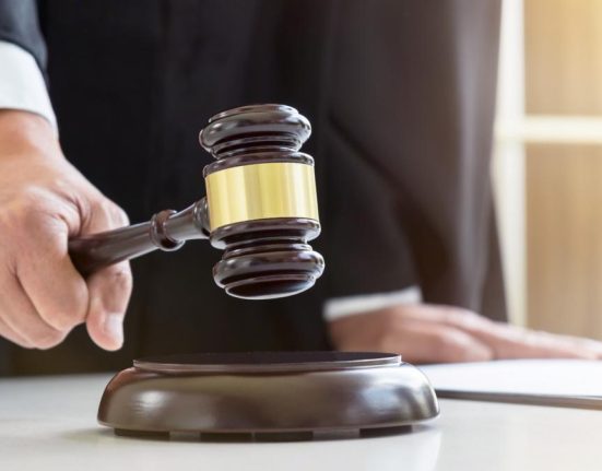 Magistratii ICCJ cresc sporuri pentru a compensa taierea