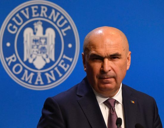 PSD si AUR au protestat impotriva austeritatii in educatie