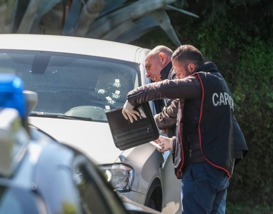 Roman gasit mort intr o cladire abandonata in Italia