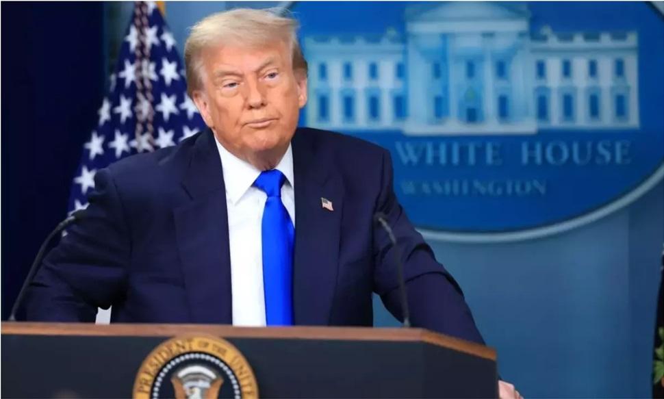 Trump este foarte nemultumit de Rusia si ameninta cu taxe de 100