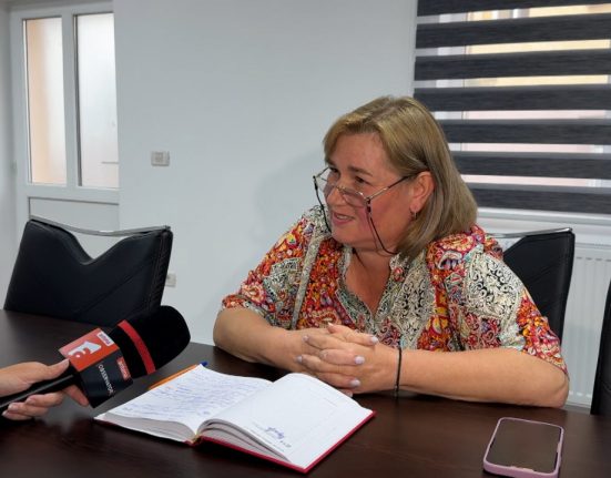 Zeci de mii de concedieri in primarii si Politie