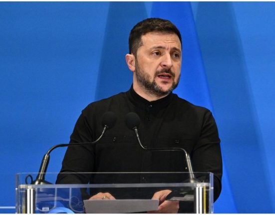 Zelenski cere fonduri UE pentru salariile soldatilor