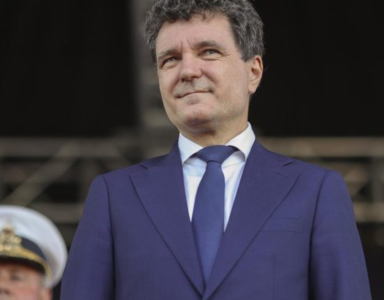 vicepremieruldragosanastasiu ceremcelorcusalariimaimariDecatpresedintele sanrenunte