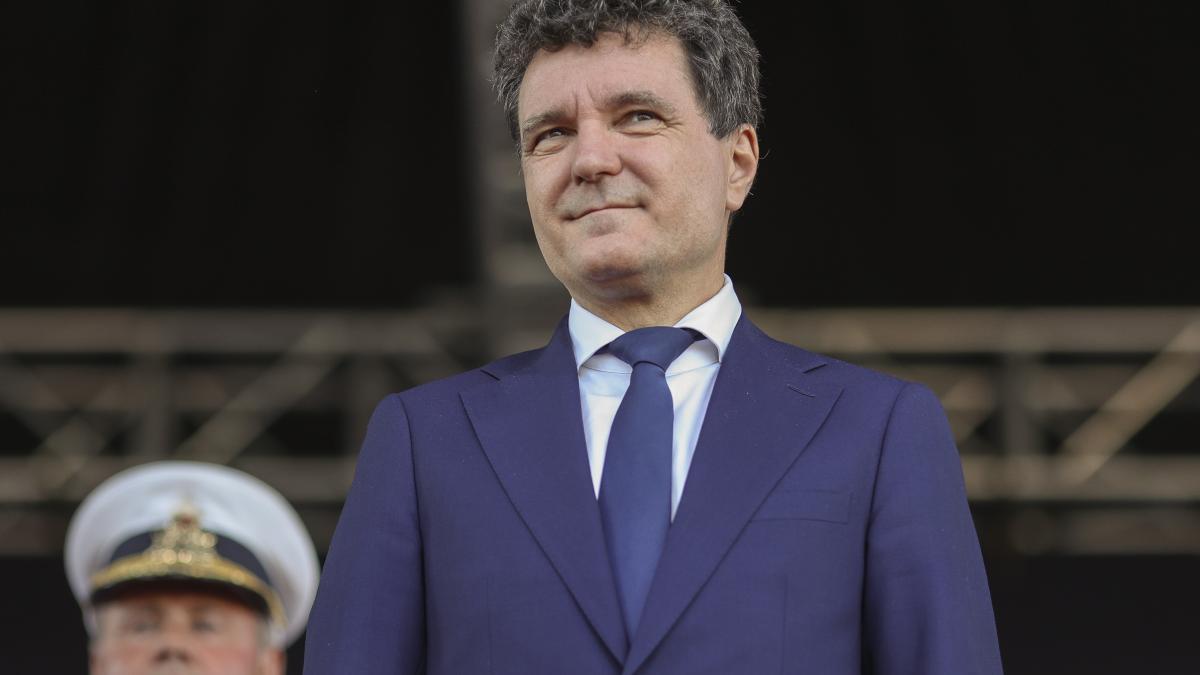 vicepremieruldragosanastasiu ceremcelorcusalariimaimariDecatpresedintele sanrenunte