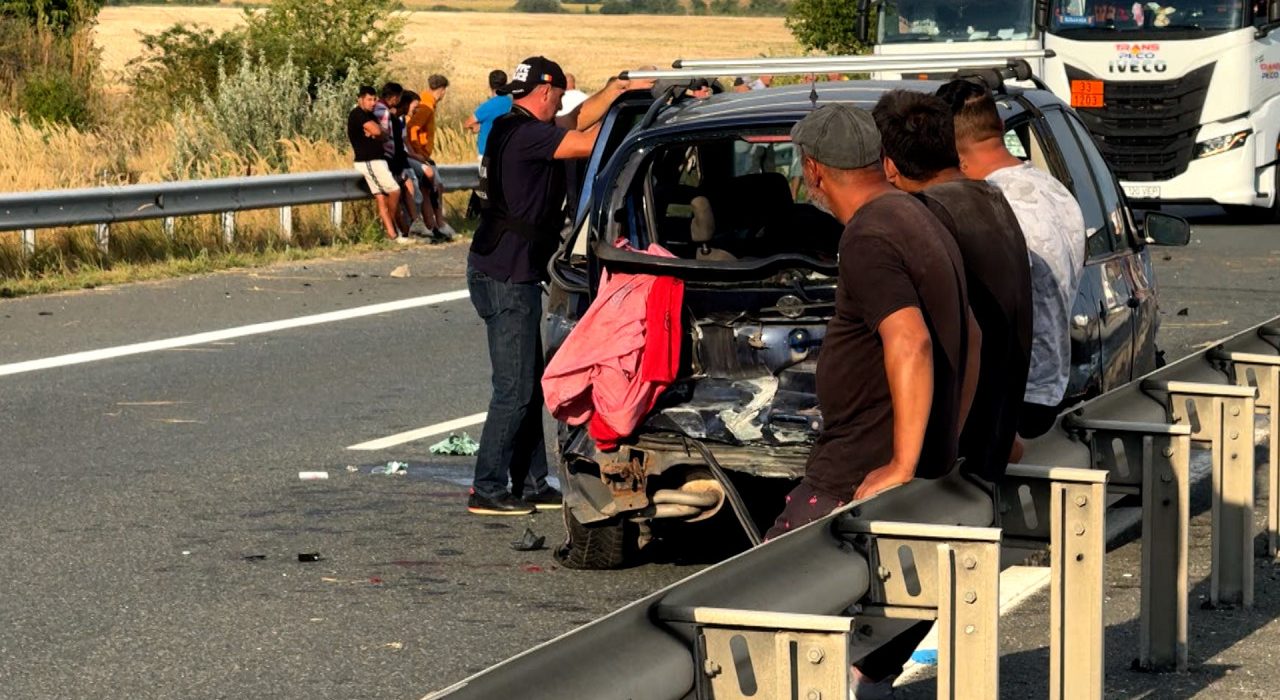 Accident pe autostrada 7 victime din cauza unei explozii de cauciuc
