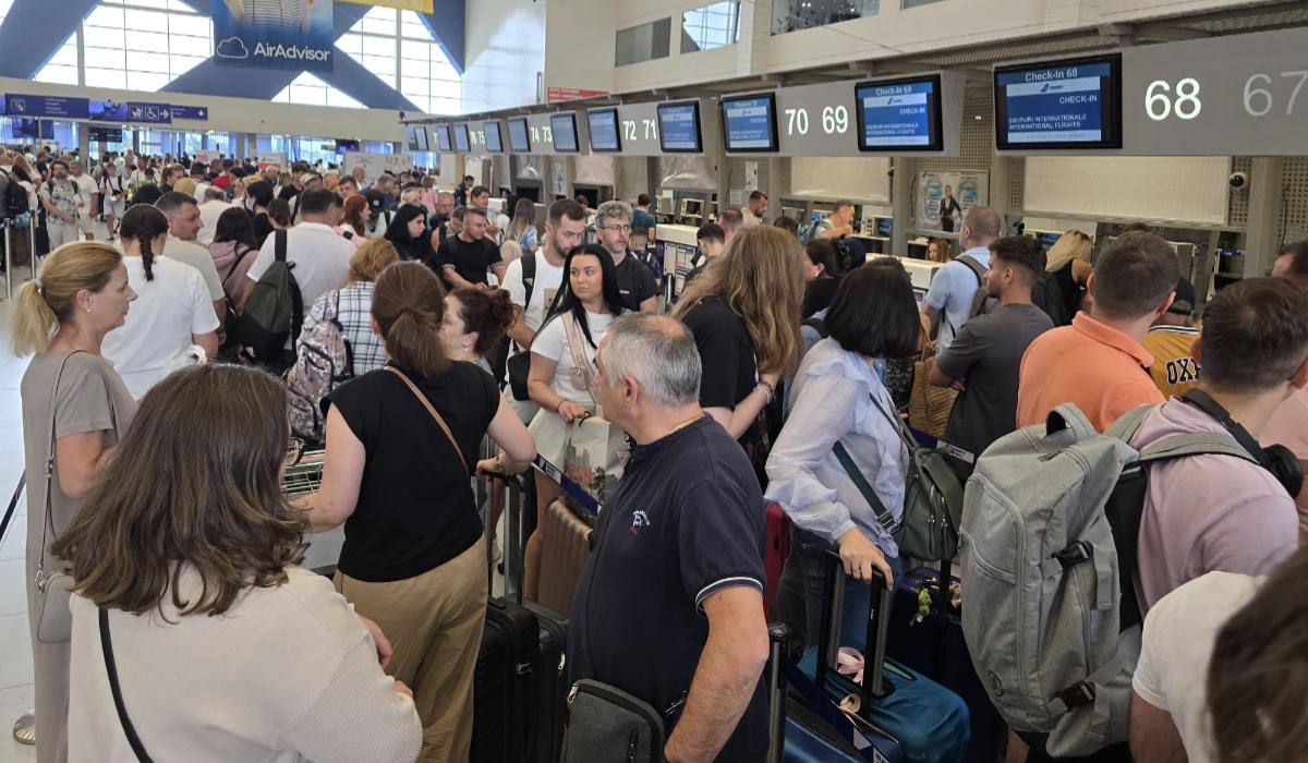 Aglomeraie pe Otopeni zbor n ntrziere de 3 ore