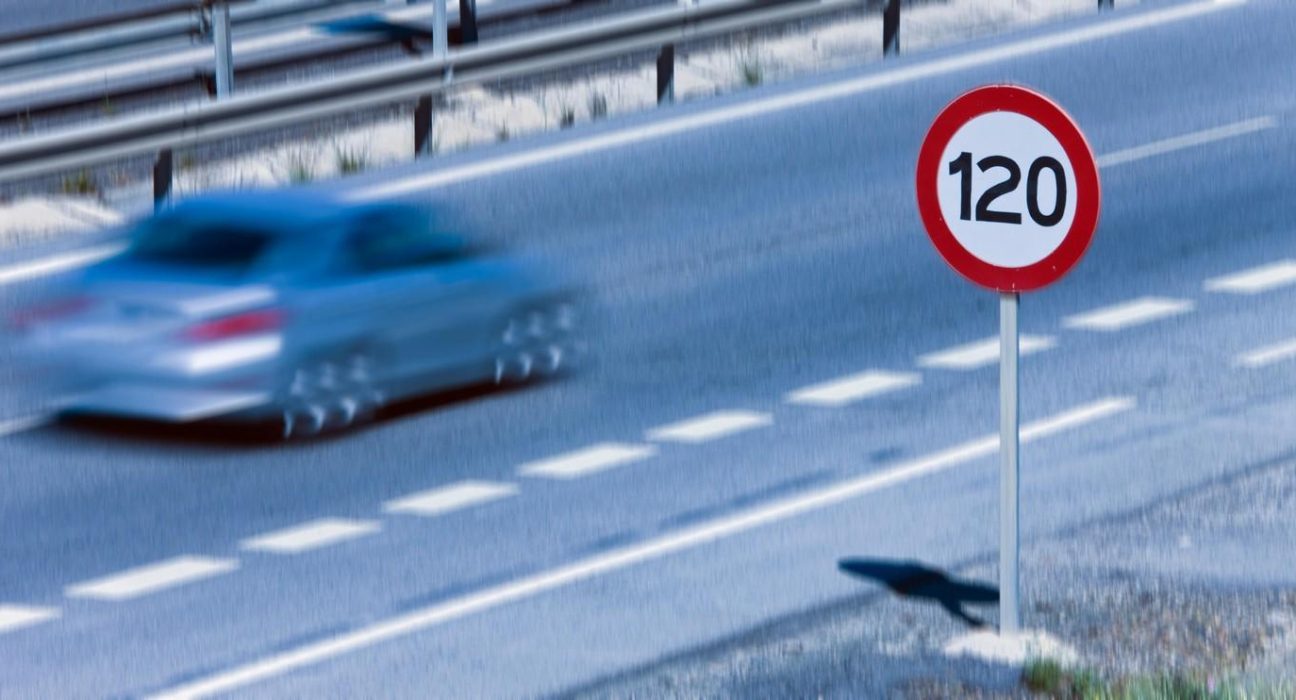 Amenda unui sofer pentru viteza de 321 km h