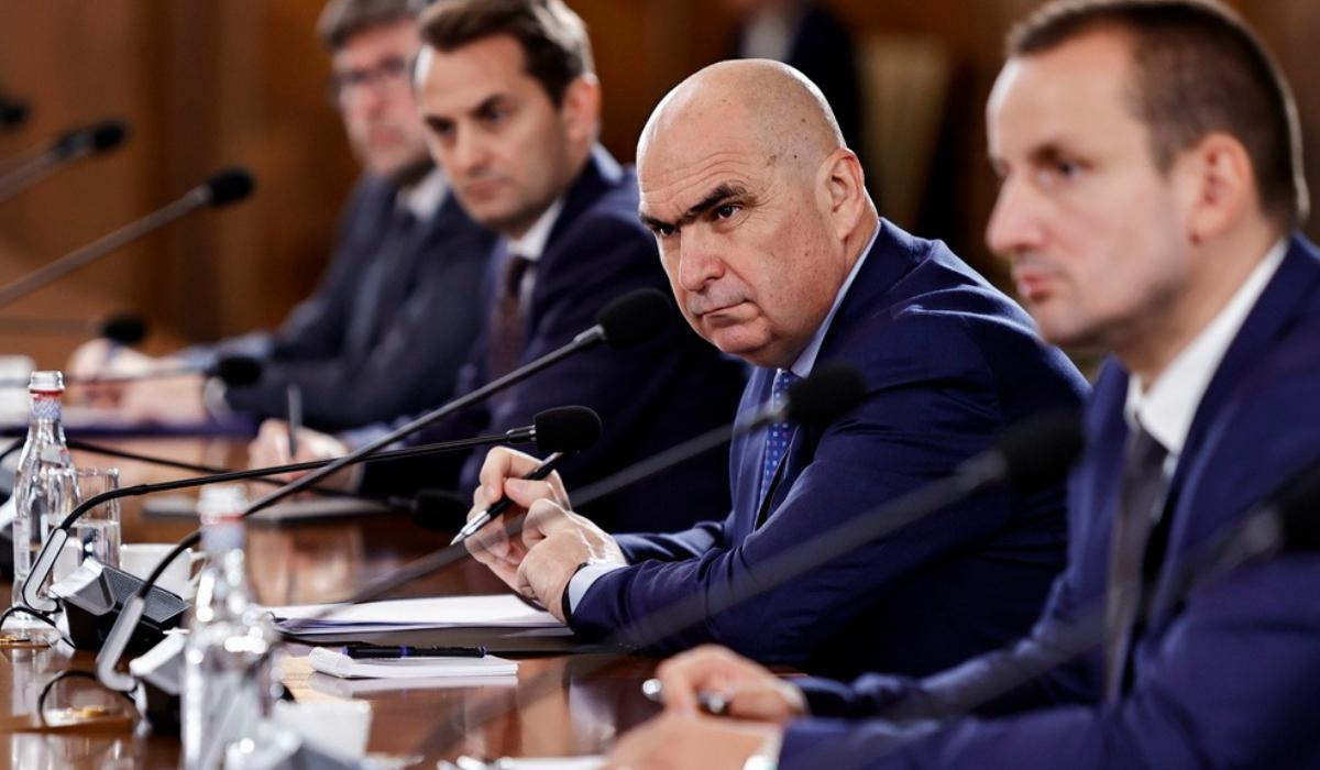 Bolojan pentru Bloomberg Riscul de neplata e foarte mare