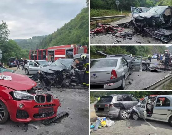 Cinci romani doi copii raniti intro un accident in Bulgaria