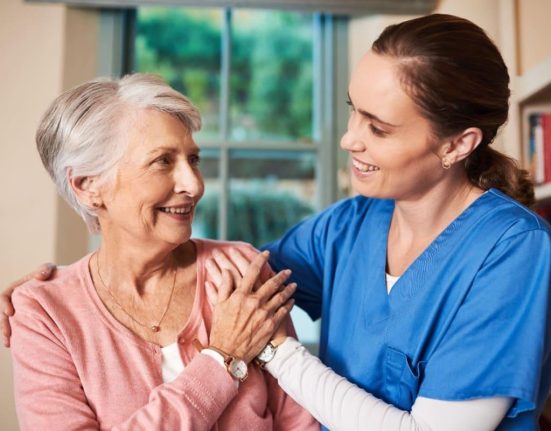 De la fizioterapie la consiliere psihologica la Affinity Life Care