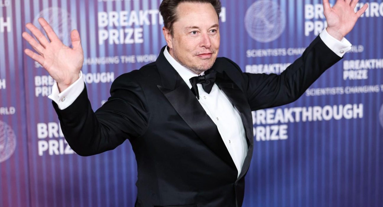Elon Musk si mai bogat Tesla ii ofera 30 miliarde