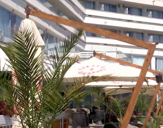 Hotelurile de pe litoral se inchid mai devreme