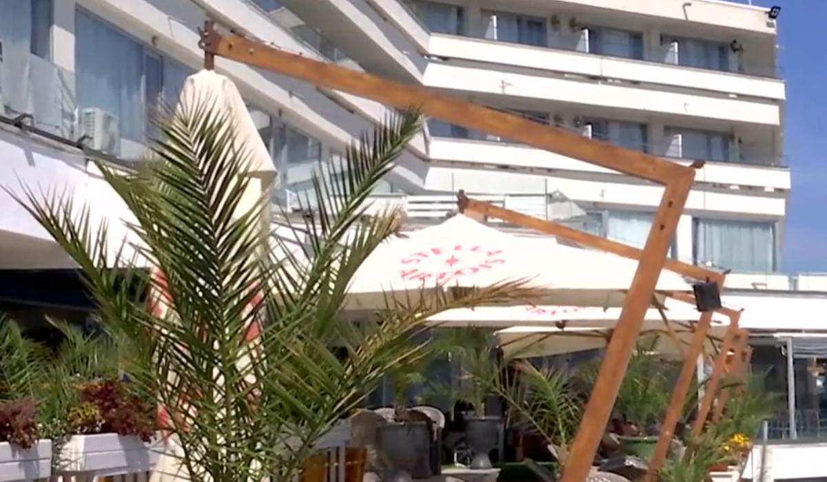 Hotelurile de pe litoral se inchid mai devreme