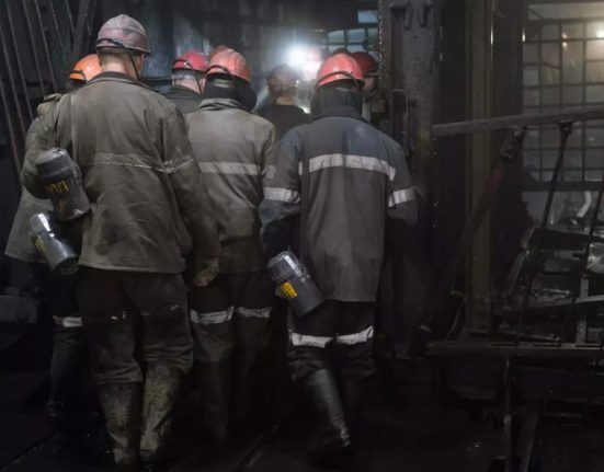 Nu mai sunt bani pentru salariile minerilor din Valea Jiului