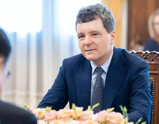 PSD il critica pe Nicusor Dan pentru absenta de la Ziua Marinei
