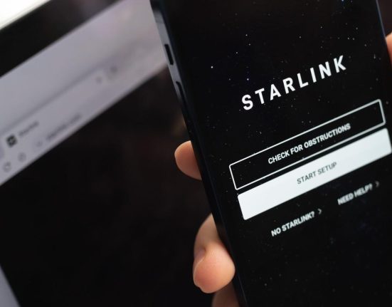 Polonia nu va mai plati Starlink pentru Ucraina