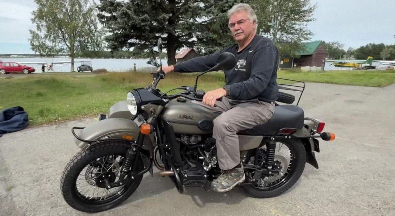 Reactia unui barbat din Alaska la motocicleta primita de la Putin