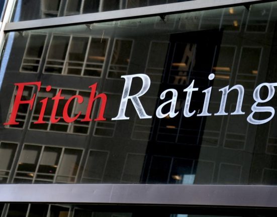 Romania nu devine junk Fitch mentine ratingul de tara