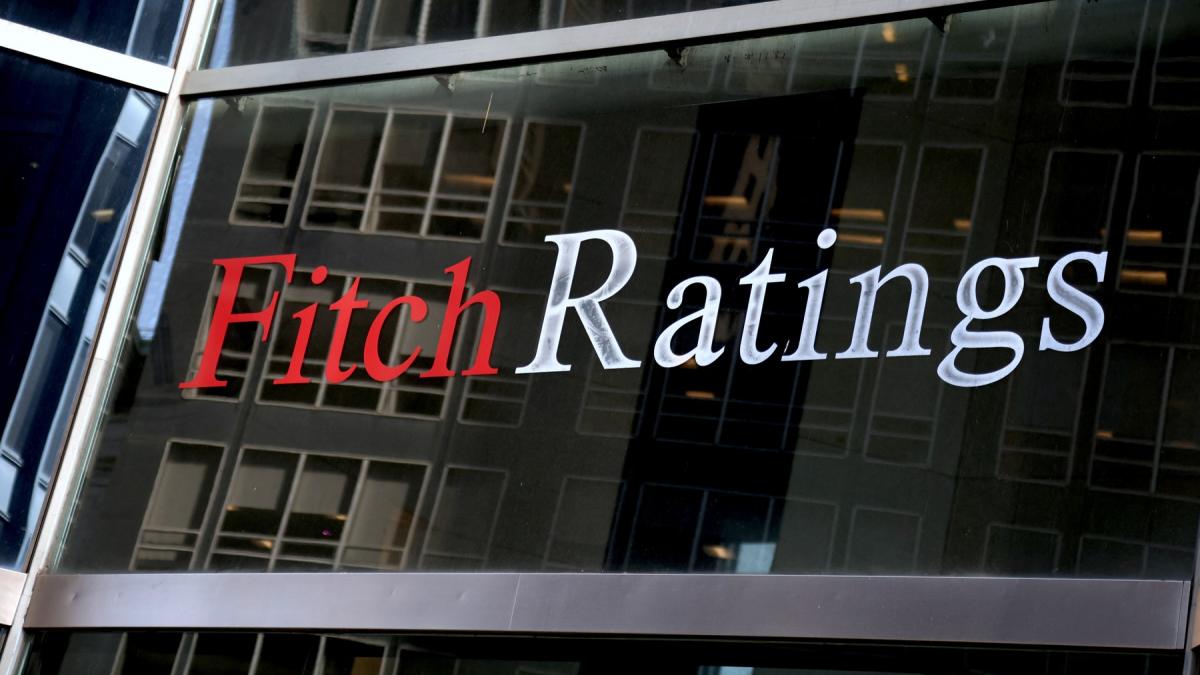 Romania nu devine junk Fitch mentine ratingul de tara