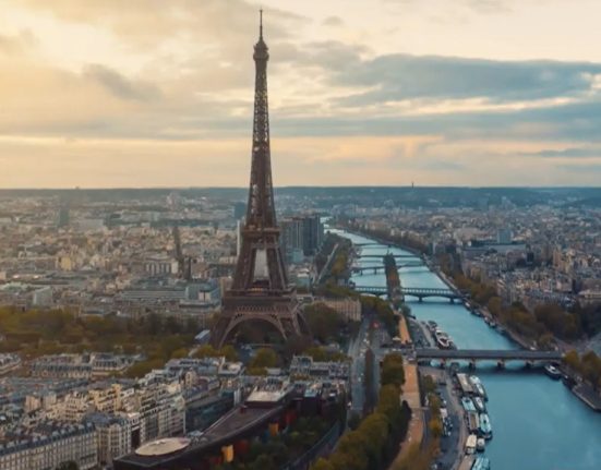 Saritura de pe Turnul Eiffel final la politie