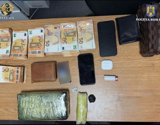 Trafic de cocaina de zeci de mii de euro patru barbati cercetati la Craiova