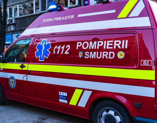 Barbat de 56 de ani injunghiat de concubina dupa scandal