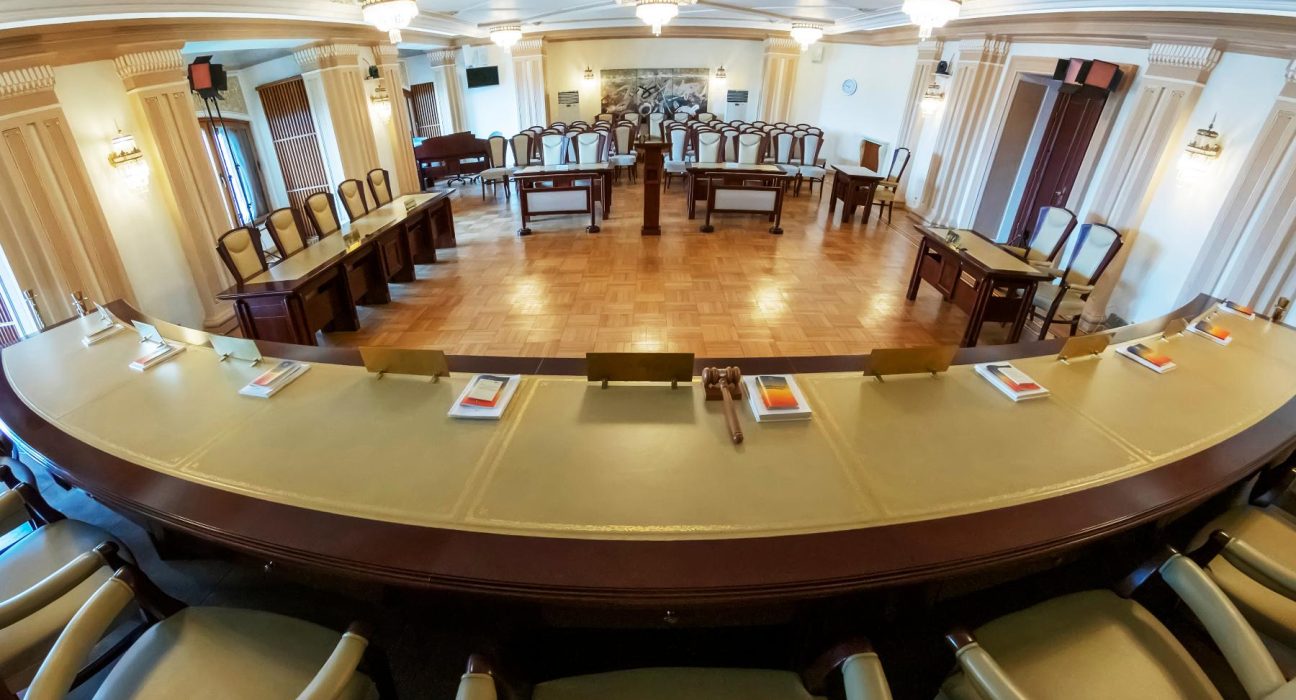 CCR amana pentru 8 octombrie decizia pe sesizarea lui Dan