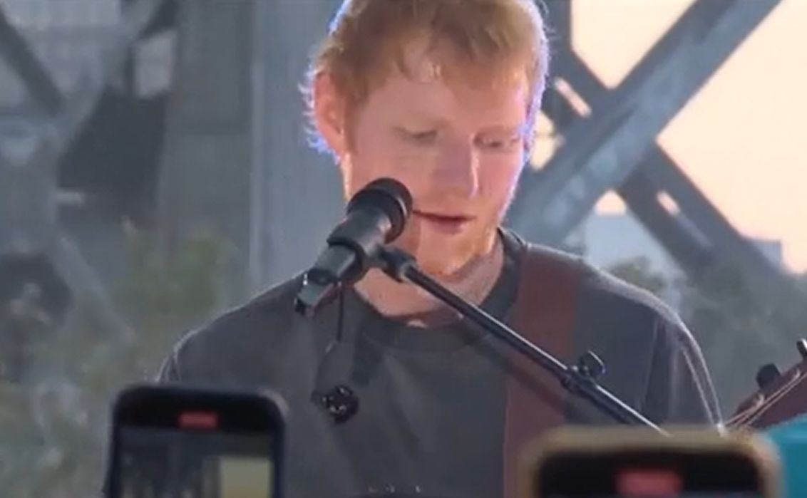 Ed Sheeran concert surpriza in parc pentru fani