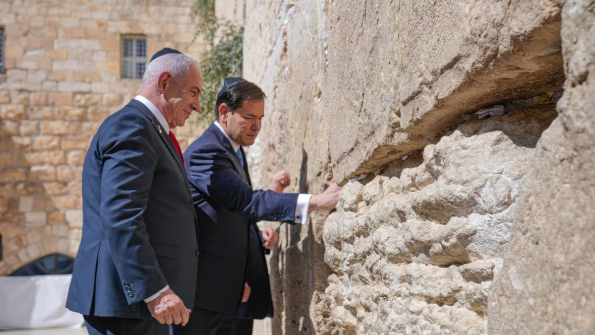 Guardian Cum foloseste Israelul arheologia pentru aliatul SUA