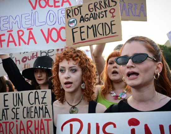Ministerul Justitiei propune femicidul ca omor calificat