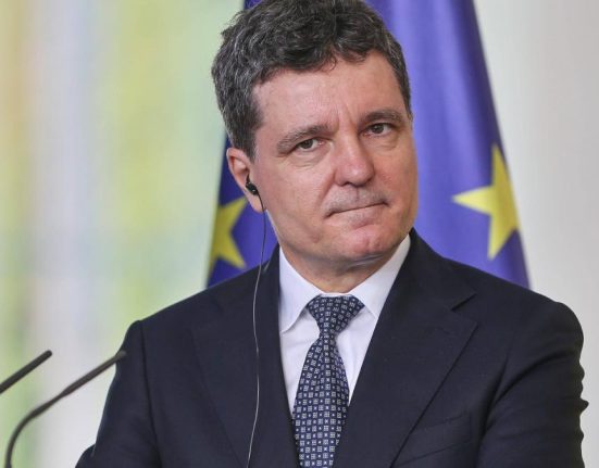 Nicusr Dan Am fost filmat la biserica pentru prima data