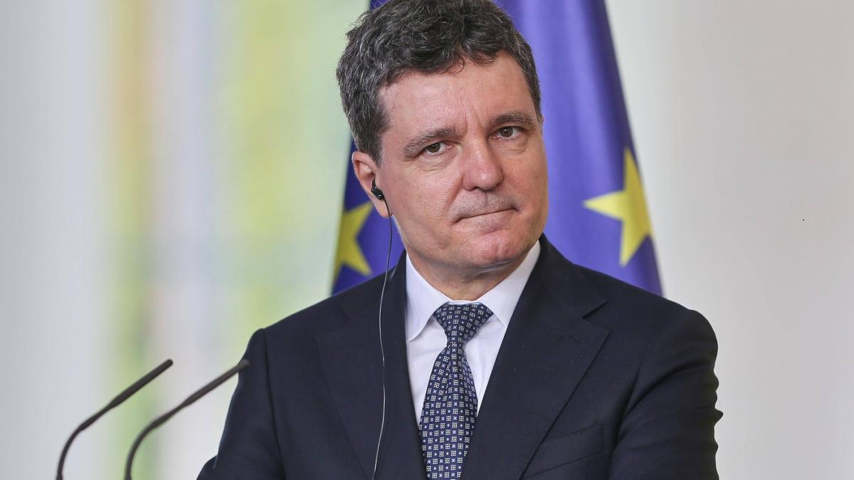 Nicusr Dan Am fost filmat la biserica pentru prima data