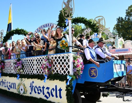 Oktoberfest a inceput cu preturi si temperaturi mai mari