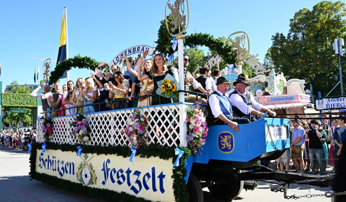 Oktoberfest a inceput cu preturi si temperaturi mai mari
