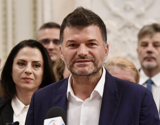 Scandal in varful partidului REPER Demisia lui Berceanu