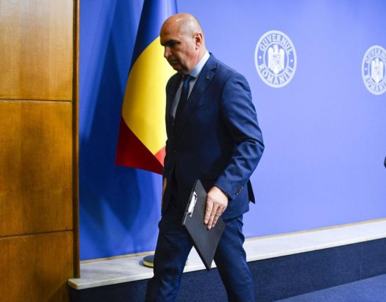 Test de foc pentru Guvernul Bolojan scanadlurile care zguduie Coalitia si pot duce la demisia premierului