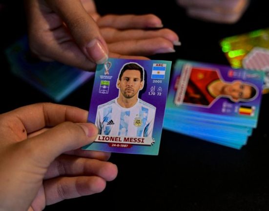 Un card Panini cu Messi vandut la licitatie record