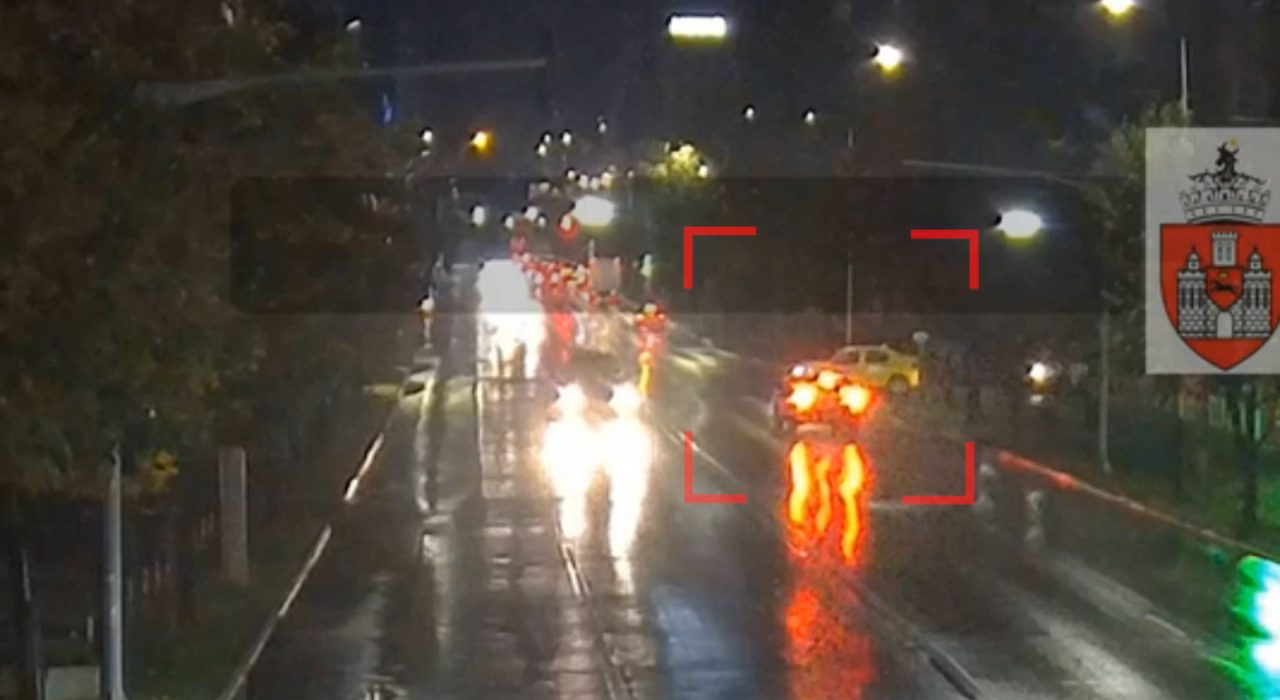 Accident filmat in Iasi taxi loveste alta masina