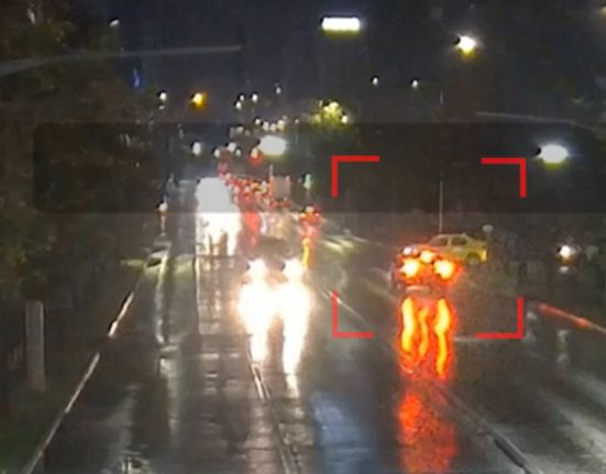 Accident filmat in Iasi taxi loveste alta masina