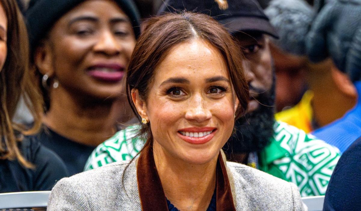 Ducesa de Sussex Meghan Markle surpriza la Paris Fashion Week