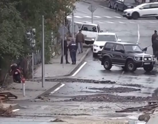 Potop in Bulgaria statiunea Elenite devastata de ape